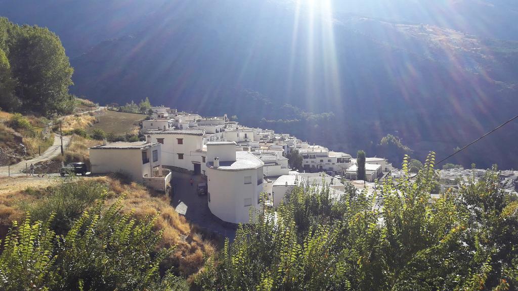 La Casa De La Bombilla Verde Trevélez المظهر الخارجي الصورة